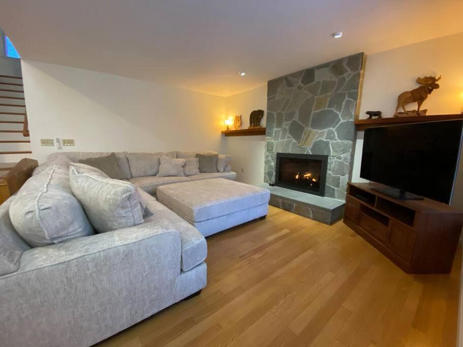 Beautiful Spacious Home W/ Game Room. Gilford Exteriör bild
